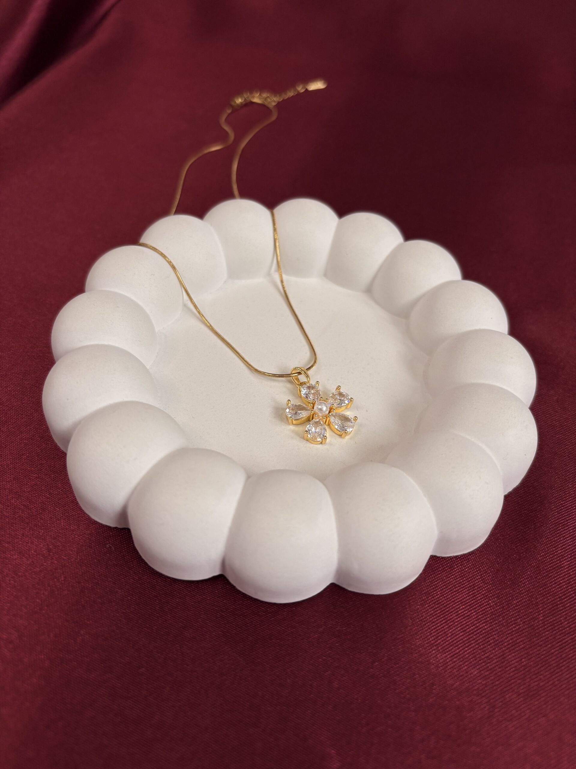 Flora Pearl Necklace